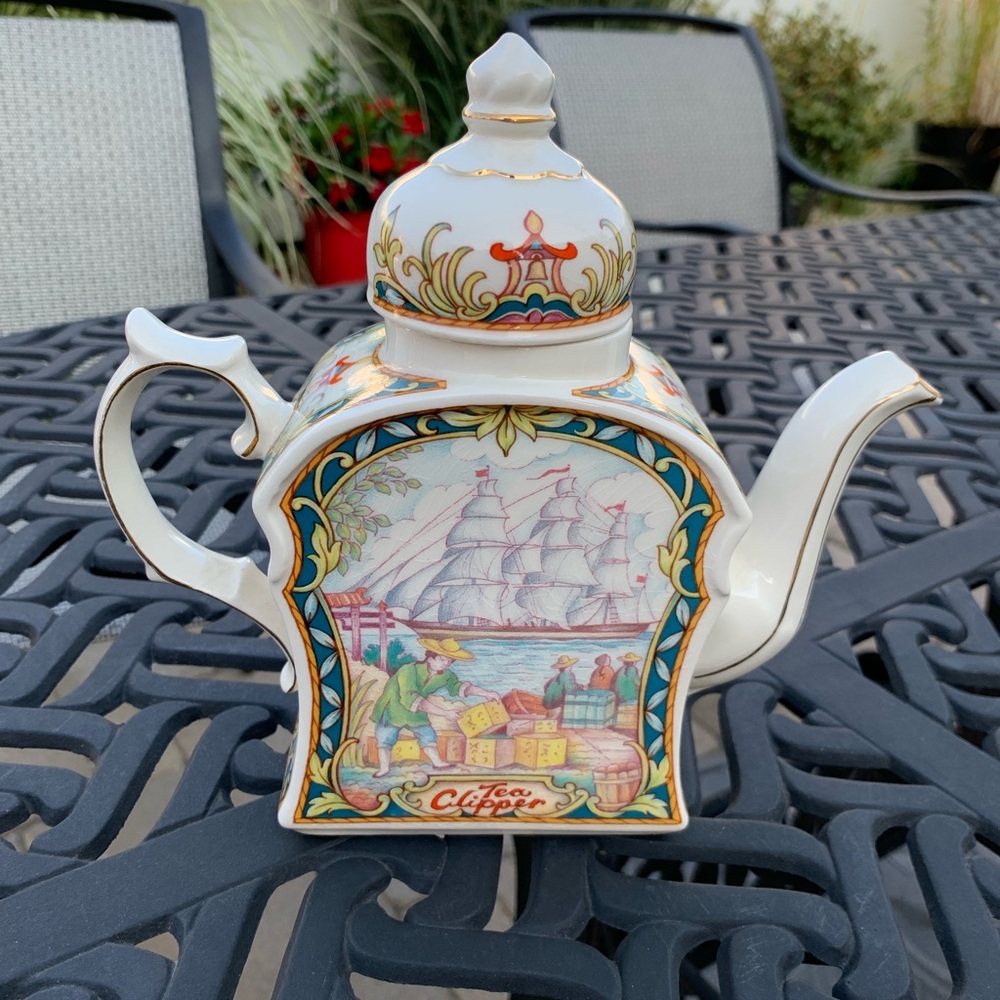 VINTAGE JAMES SADLER THE WORLD Of TEA COLLECTION "TEA CLIPPER" TEAPOT